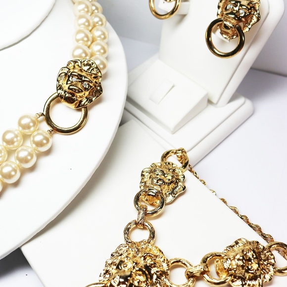 KENNETH JAY LANE LION HEAD PEARL NECKLACE - Picture 8 of 8